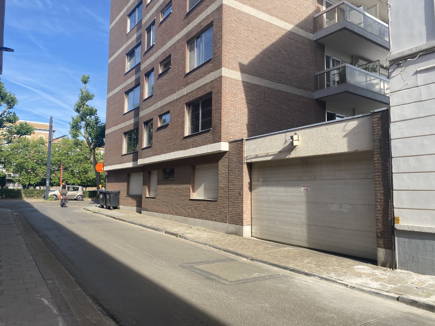 TH_421, GENT - Garagebox op afgesloten terrein aan Coupure Rechts