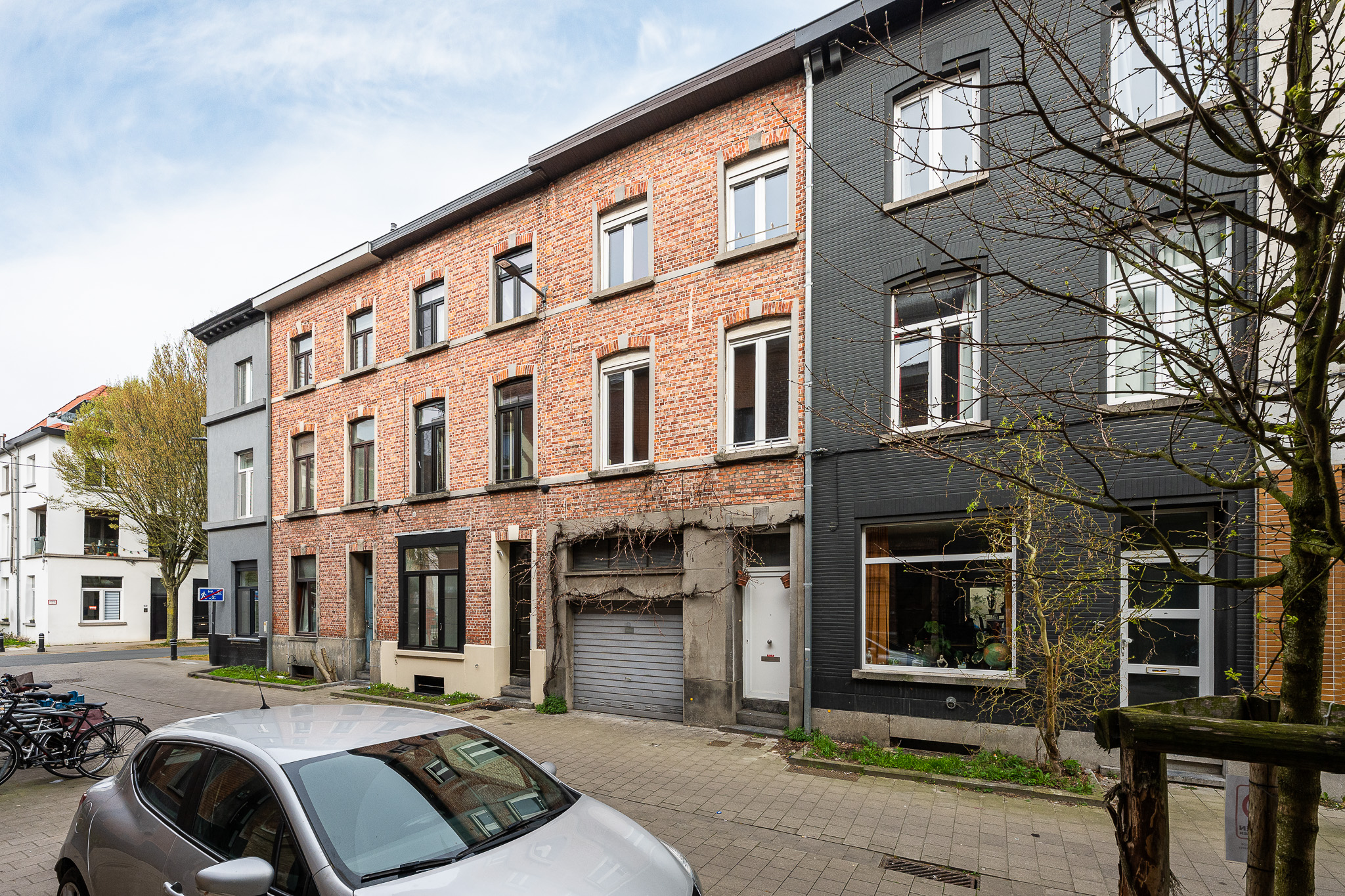 TK_176, GENT - Karaktervolle te renoveren woning